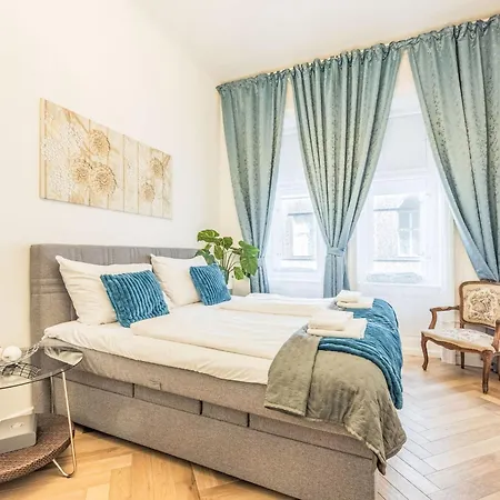 Krakovska By Interhome Appartement Praag